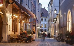 Hotel Orphée - Großes Haus